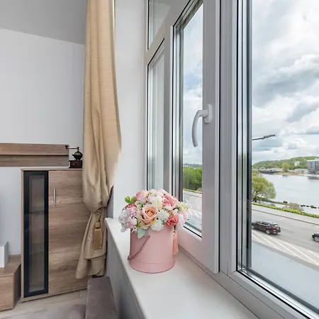 Serene Nemunas River View Near Mcdonald By Polo Apartamento *