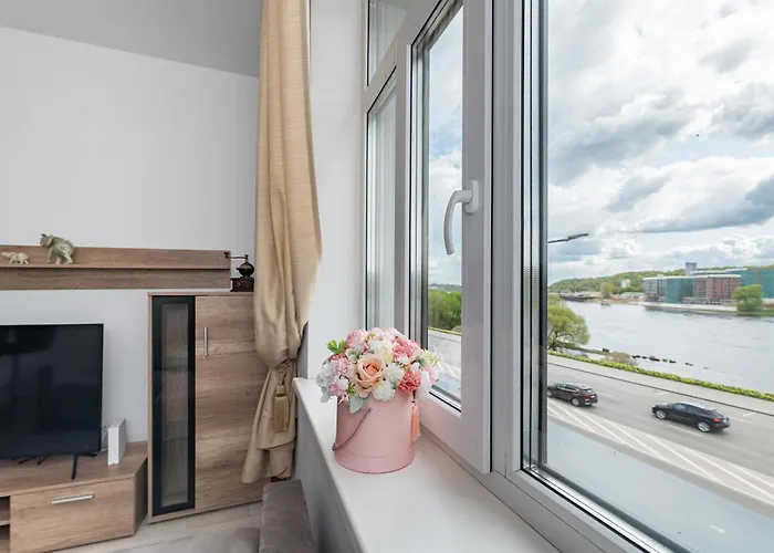 Serene Nemunas River View Near Mcdonald By Polo Apartamento *